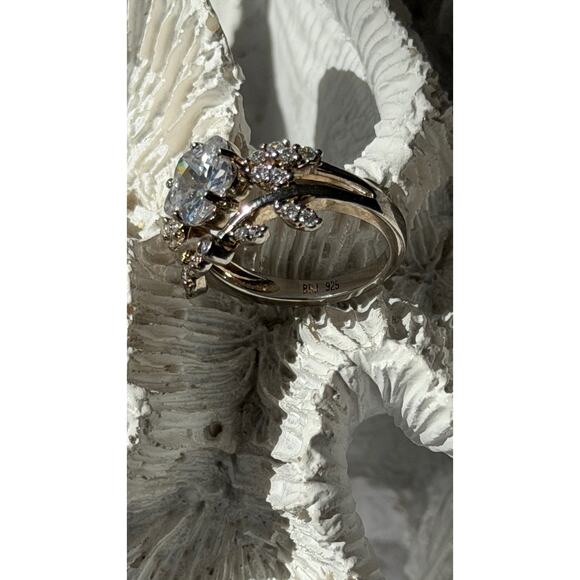 925 Sterling Silver White Topaz Flower Ring Size 5 - Picture 10 of 11